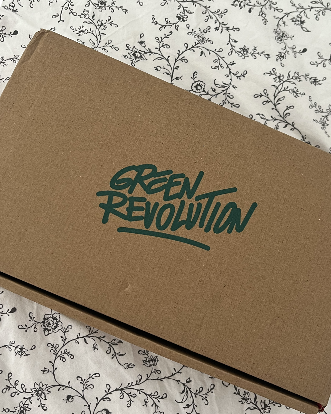 Visuel création contenu TikTok Manucurist, communication digitale et beauté clean